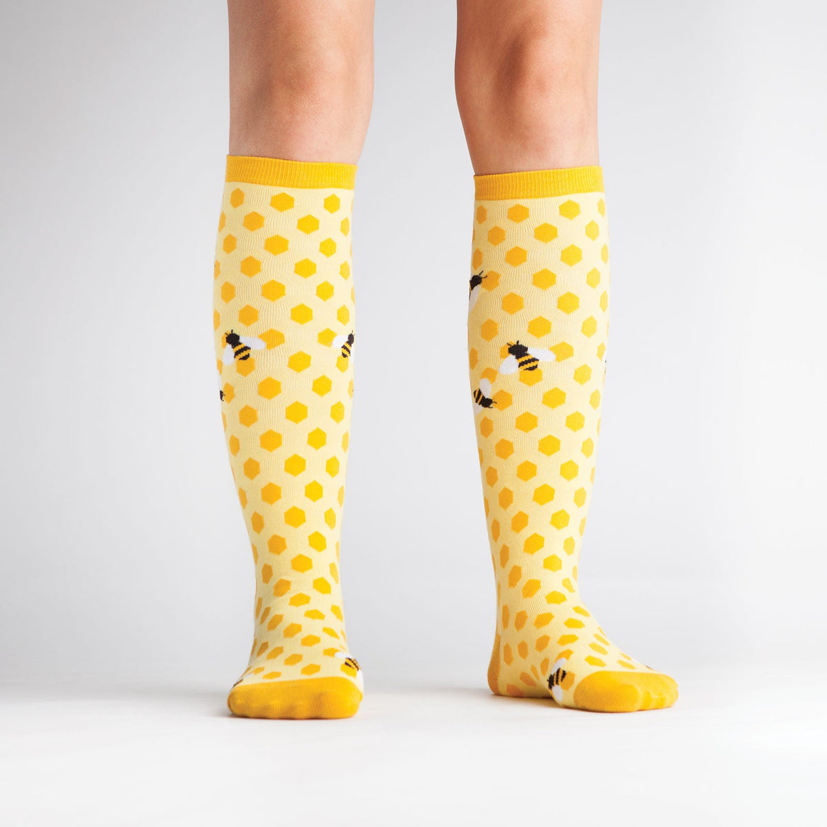 Bee's Knees knee high socks – model front view
