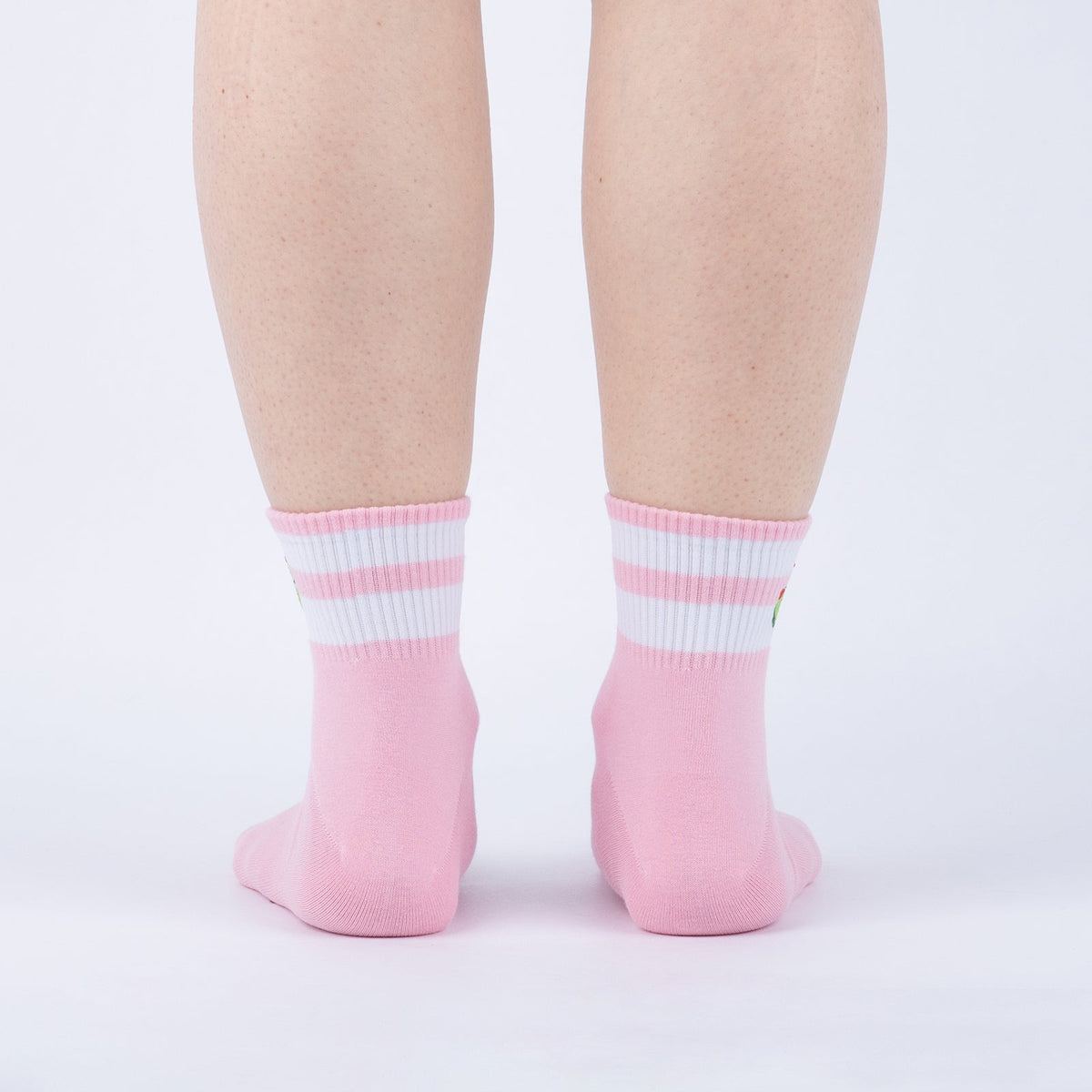 Olive You! quarter socks – model back view