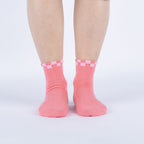 Eye Feel Seen quarter socks – model front view